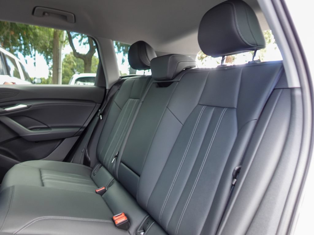 Used 2025 Audi Q6 e-tron Premium AWD/4WD image 20