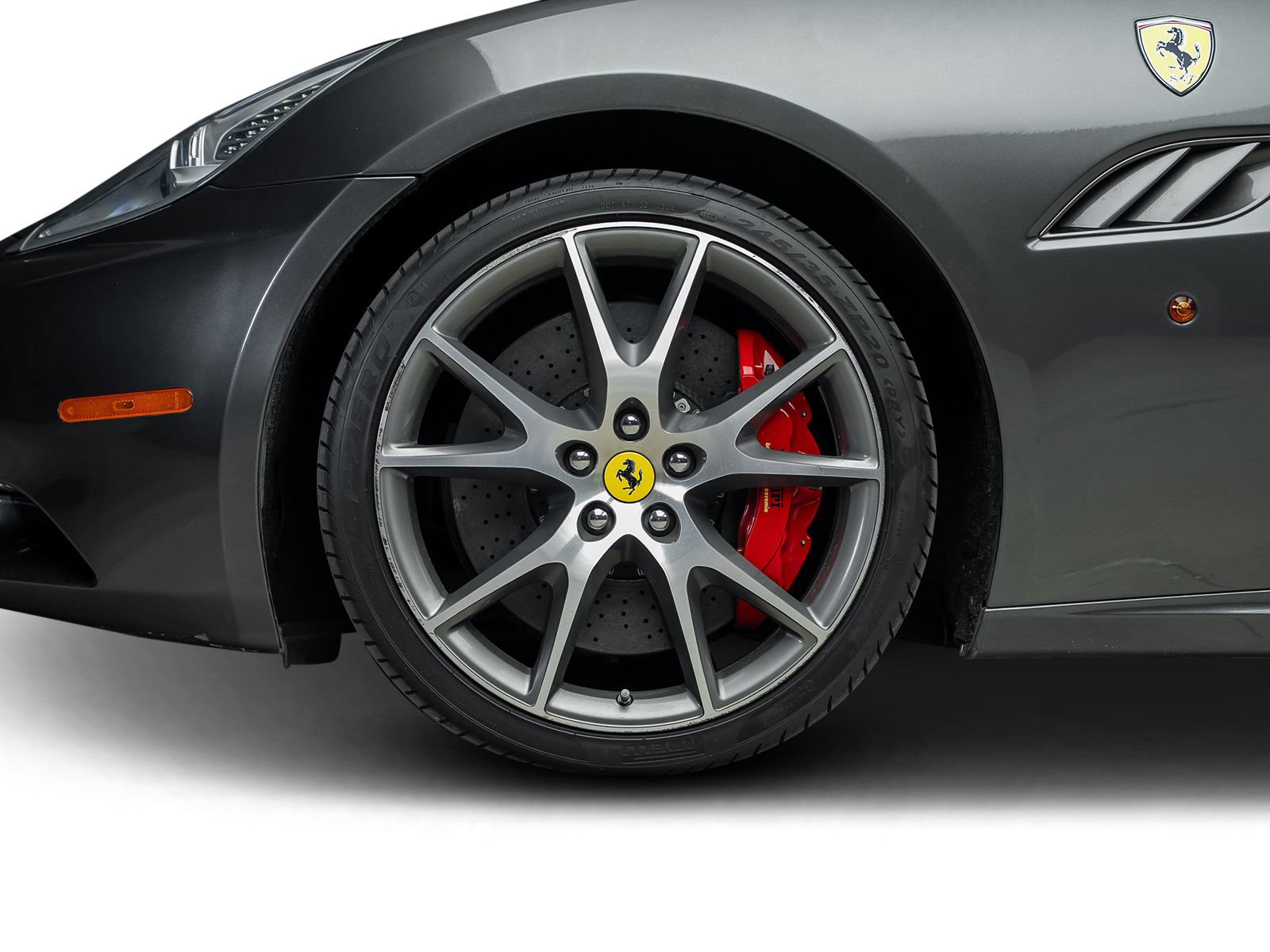 Used 2010 Ferrari California RWD image 22