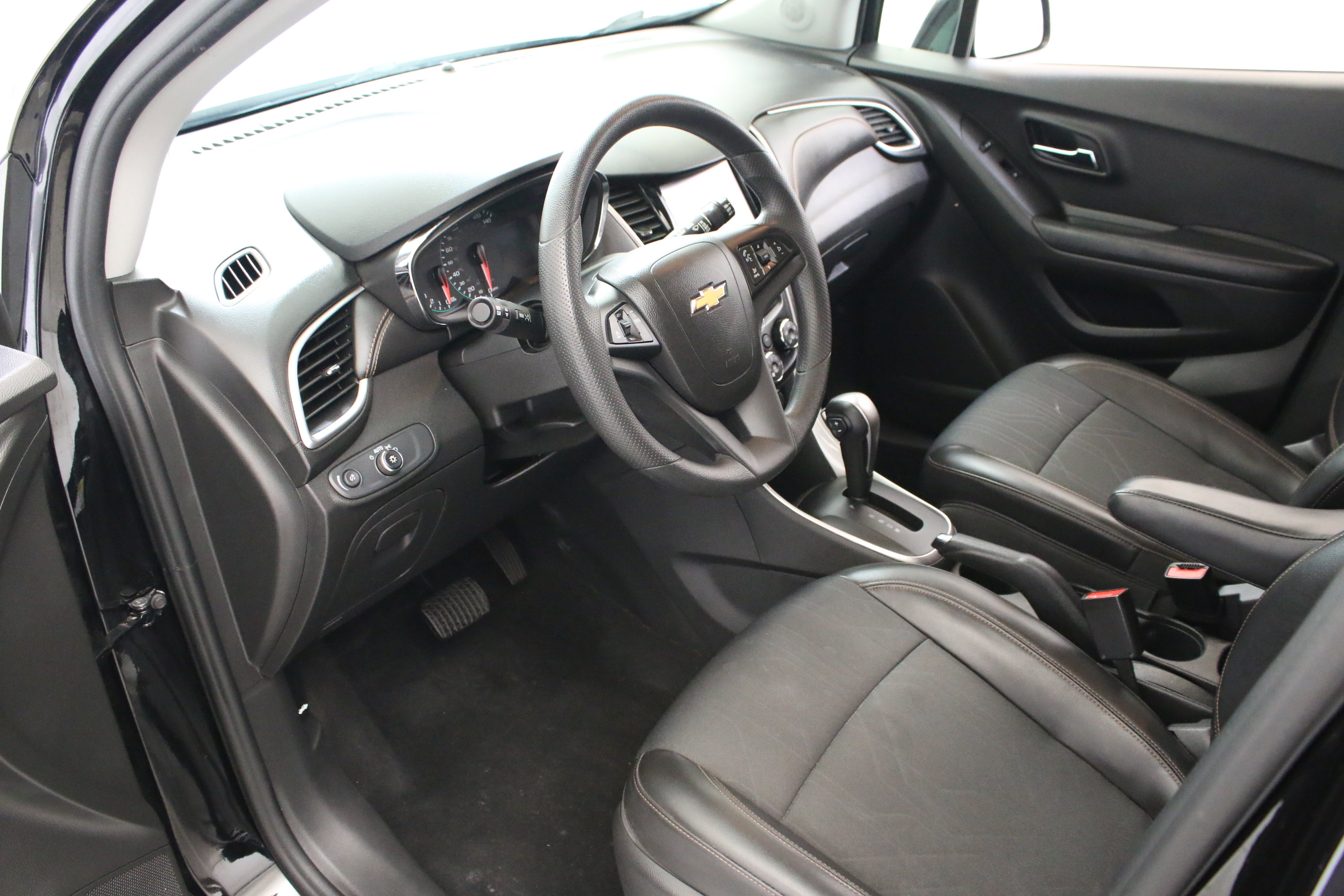 Certified 2022 Chevrolet Trax LT AWD/4WD image 22