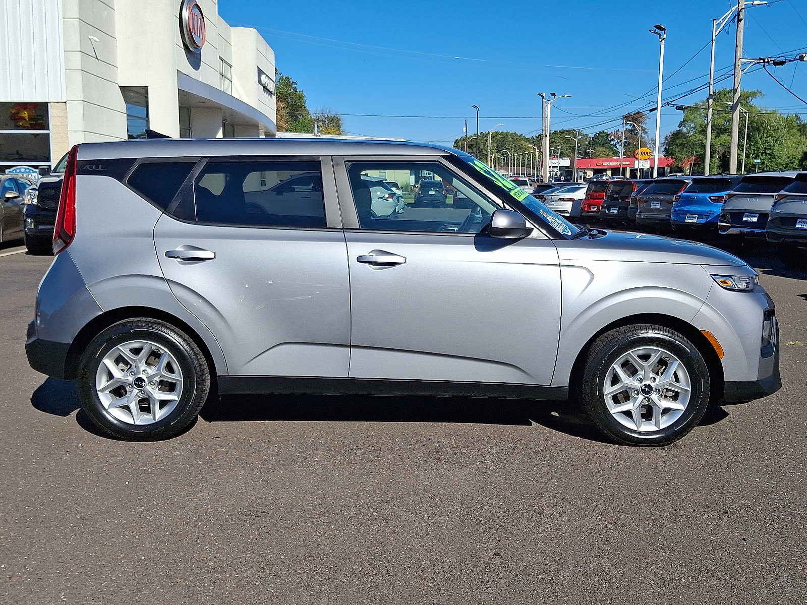 Certified 2022 Kia Soul LX w/ Technology Package image 7