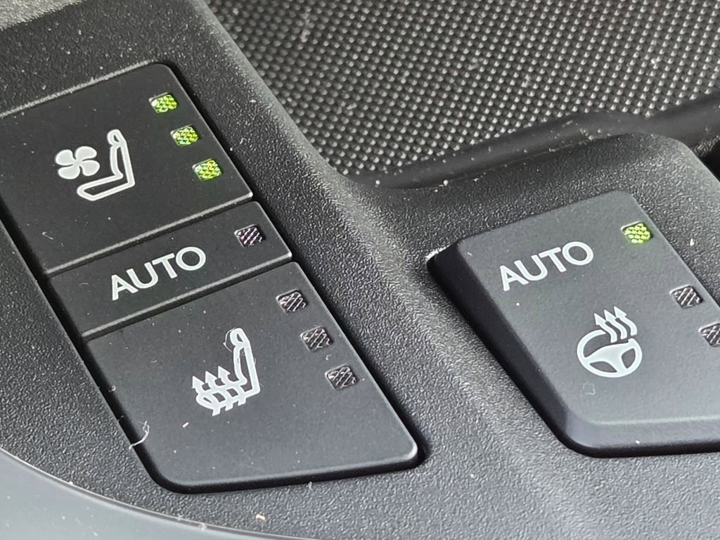 New 2026 Lexus LX 700h Luxury image 11