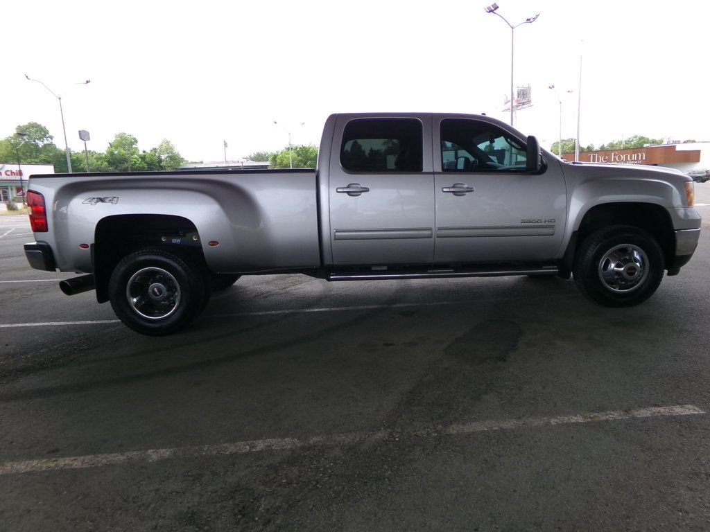 Used 2011 GMC Sierra 3500 SLT w/ SLT Convenience Package AWD/4WD image 5