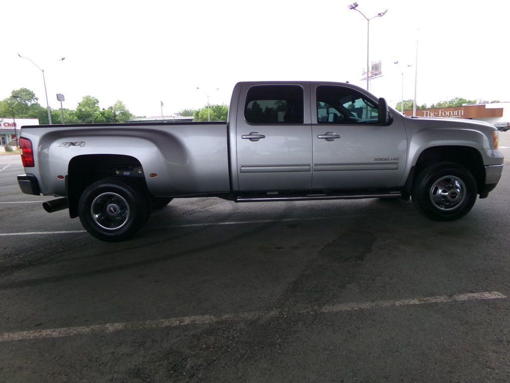 Used 2011 GMC Sierra 3500 SLT w/ SLT Convenience Package AWD/4WD image 5