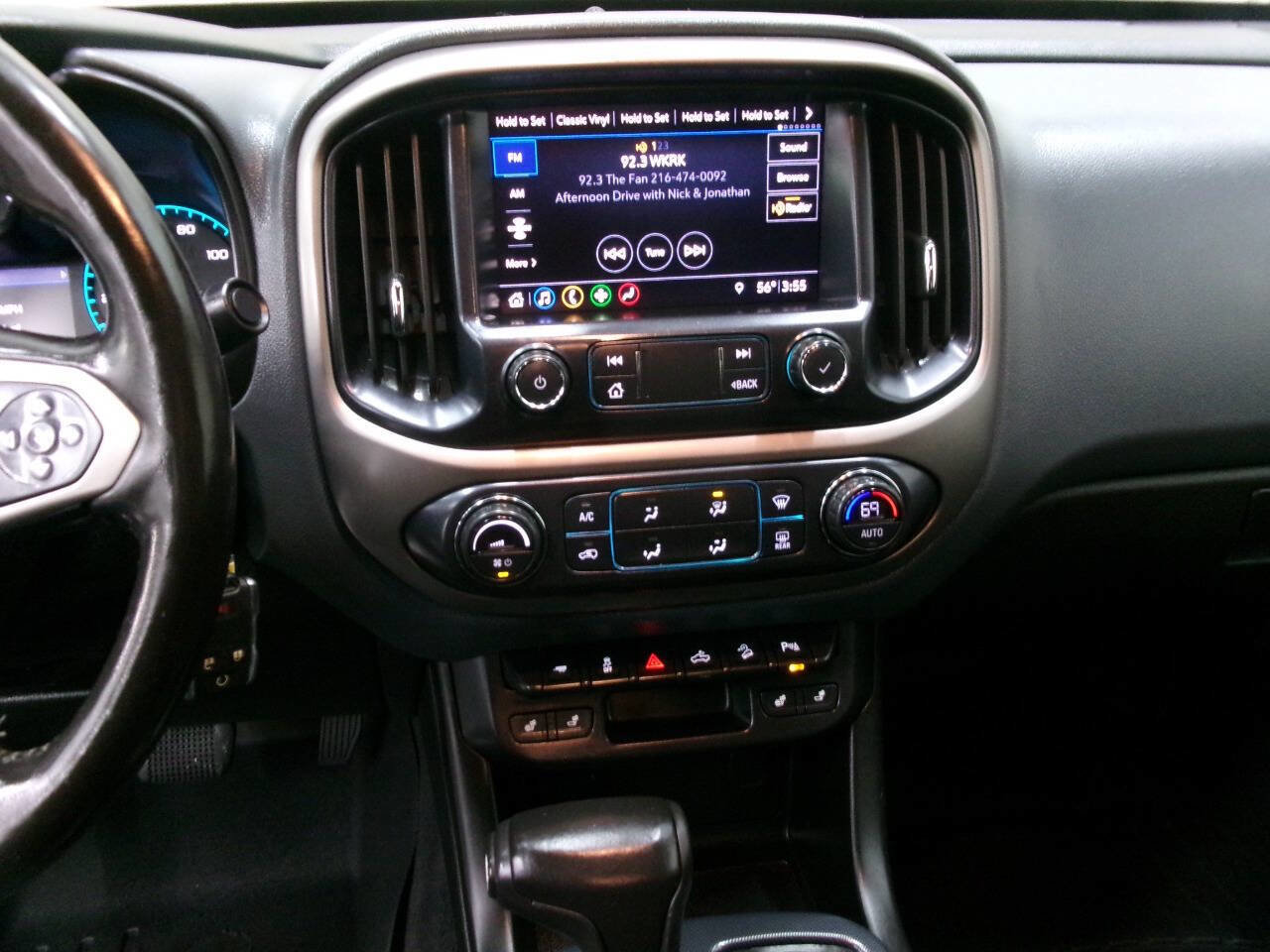 Used 2020 Chevrolet Colorado Z71 AWD/4WD image 38