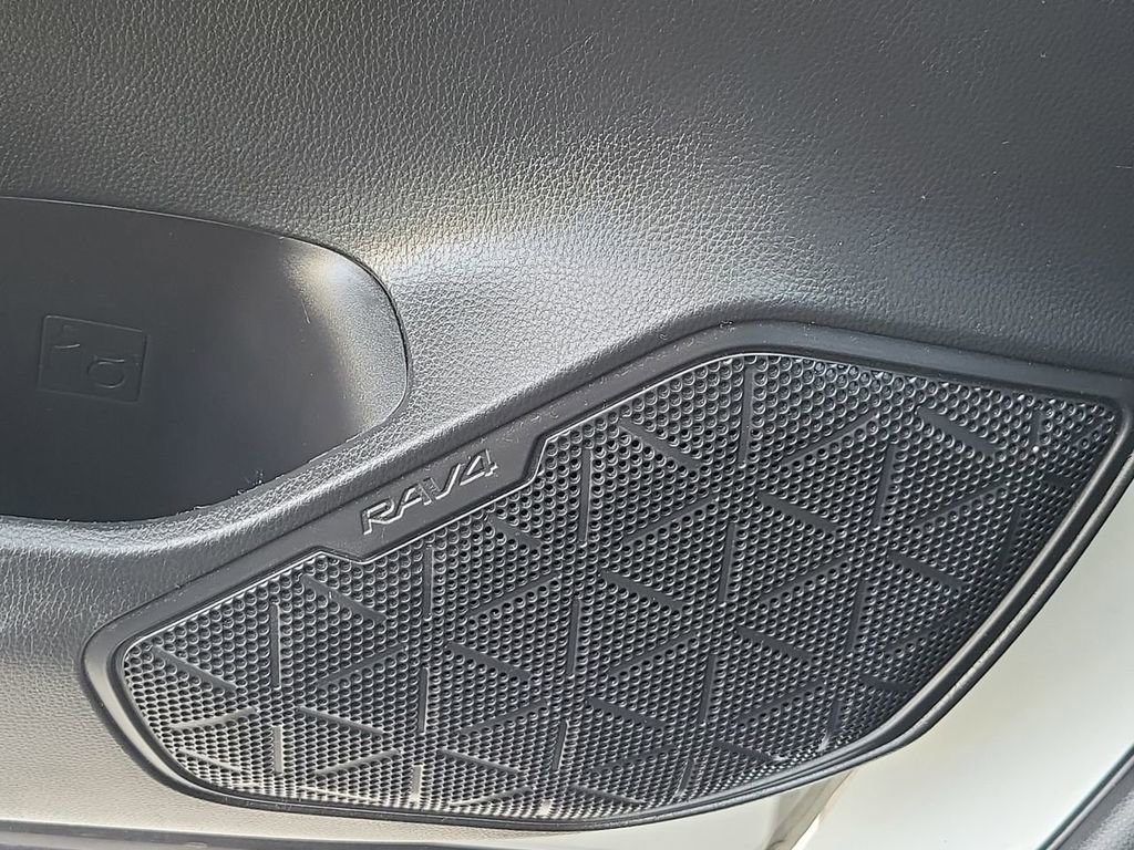 Used 2023 Toyota RAV4 LE image 29