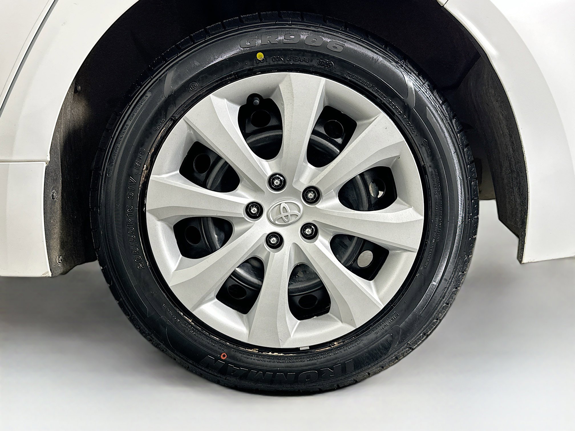 Used 2024 Toyota Corolla LE image 11