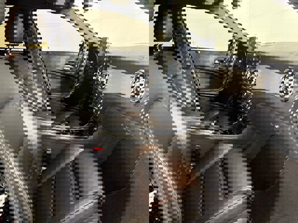 Used 2018 Mercedes-Benz GLA 250 image 14