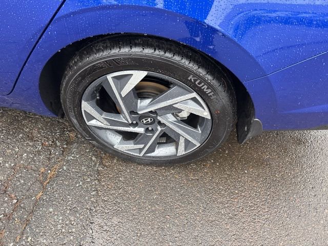 Certified 2025 Hyundai Elantra Sport image 31