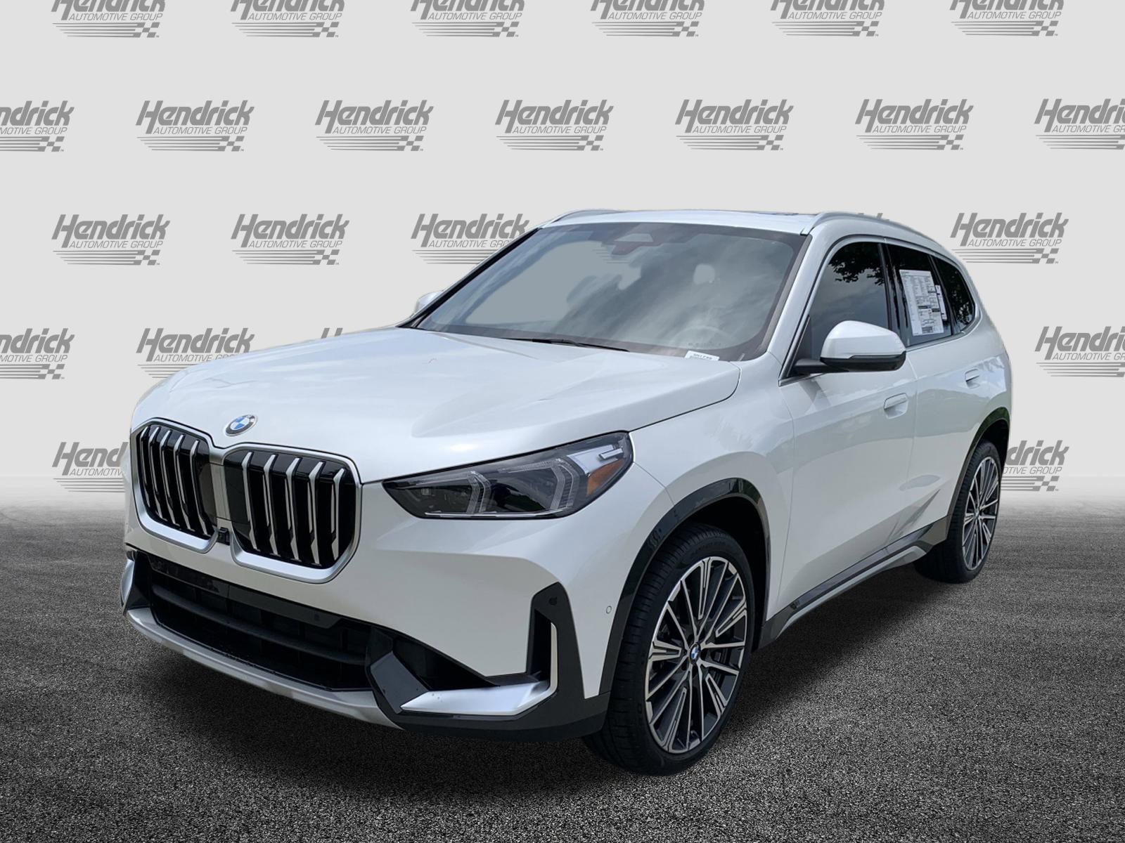 Used 2025 BMW X1 xDrive28i w/ Technology Package image 5
