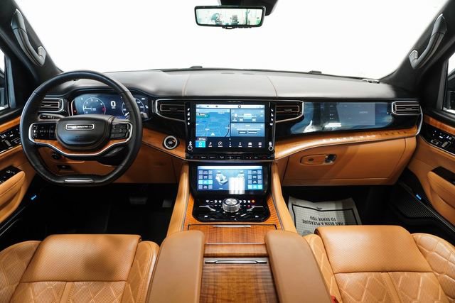 Used 2024 Jeep Grand Wagoneer Series III image 12