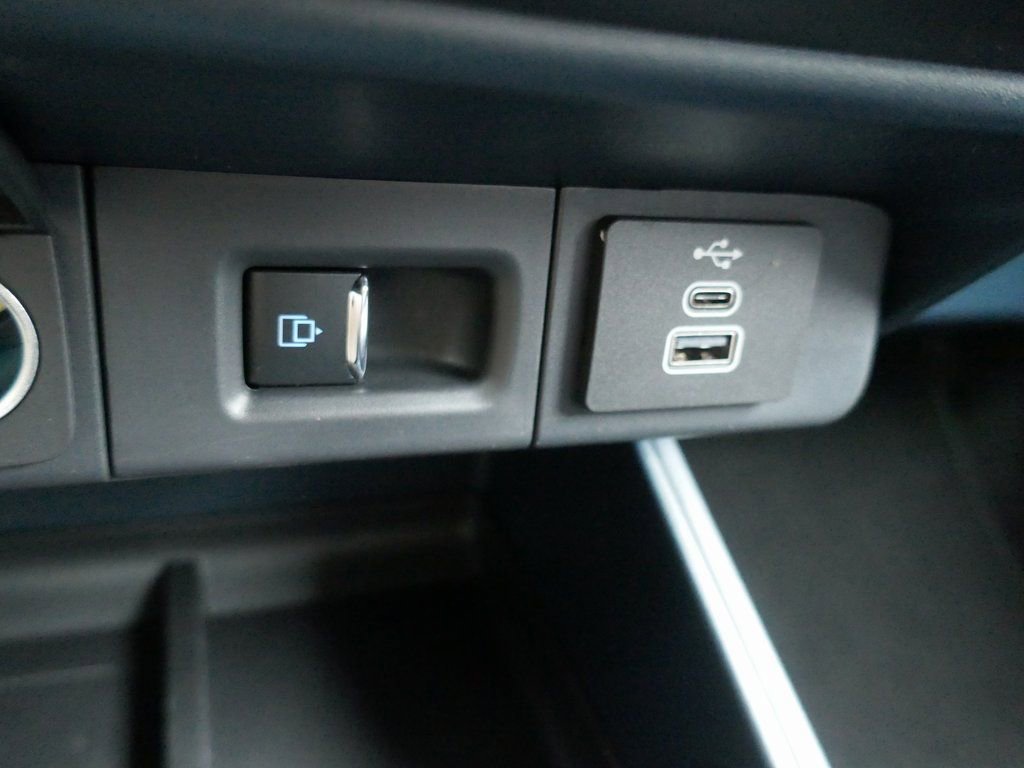 New 2026 Ford Maverick Lariat w/ Black Appearance Package image 18