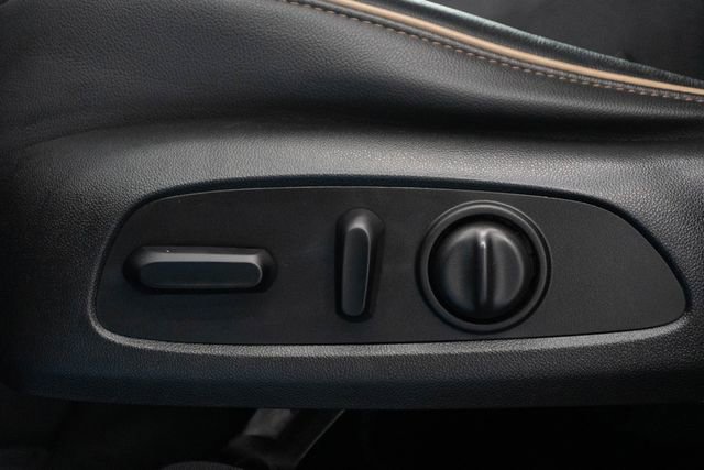 Used 2020 Chevrolet Blazer Premier FWD image 19