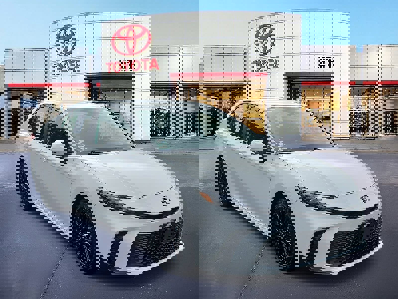 Used 2025 Toyota Camry SE image 3