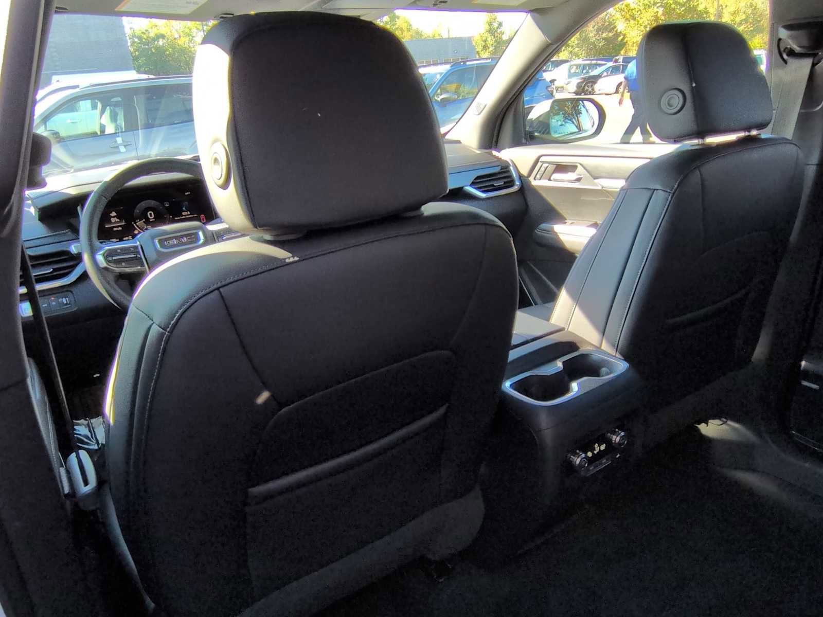 Used 2024 GMC Acadia Elevation image 19