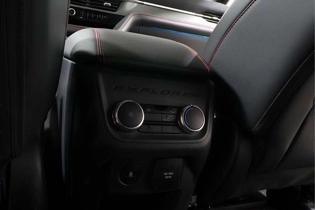 Used 2025 Ford Explorer ST AWD/4WD image 27