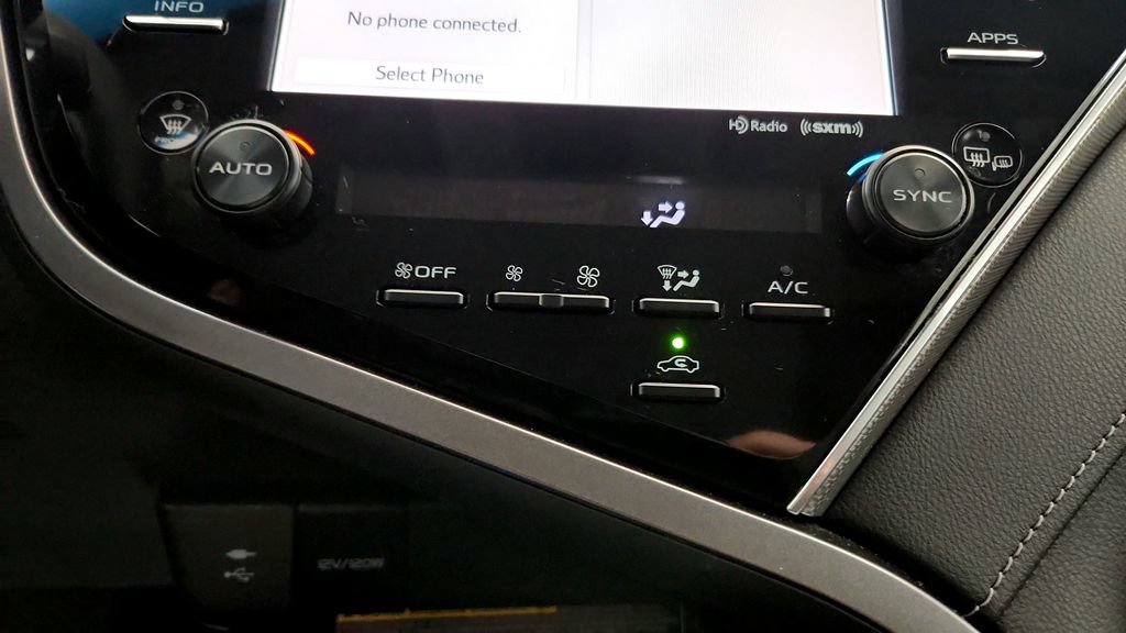 Used 2018 Toyota Camry SE w/ Audio Package FWD image 30