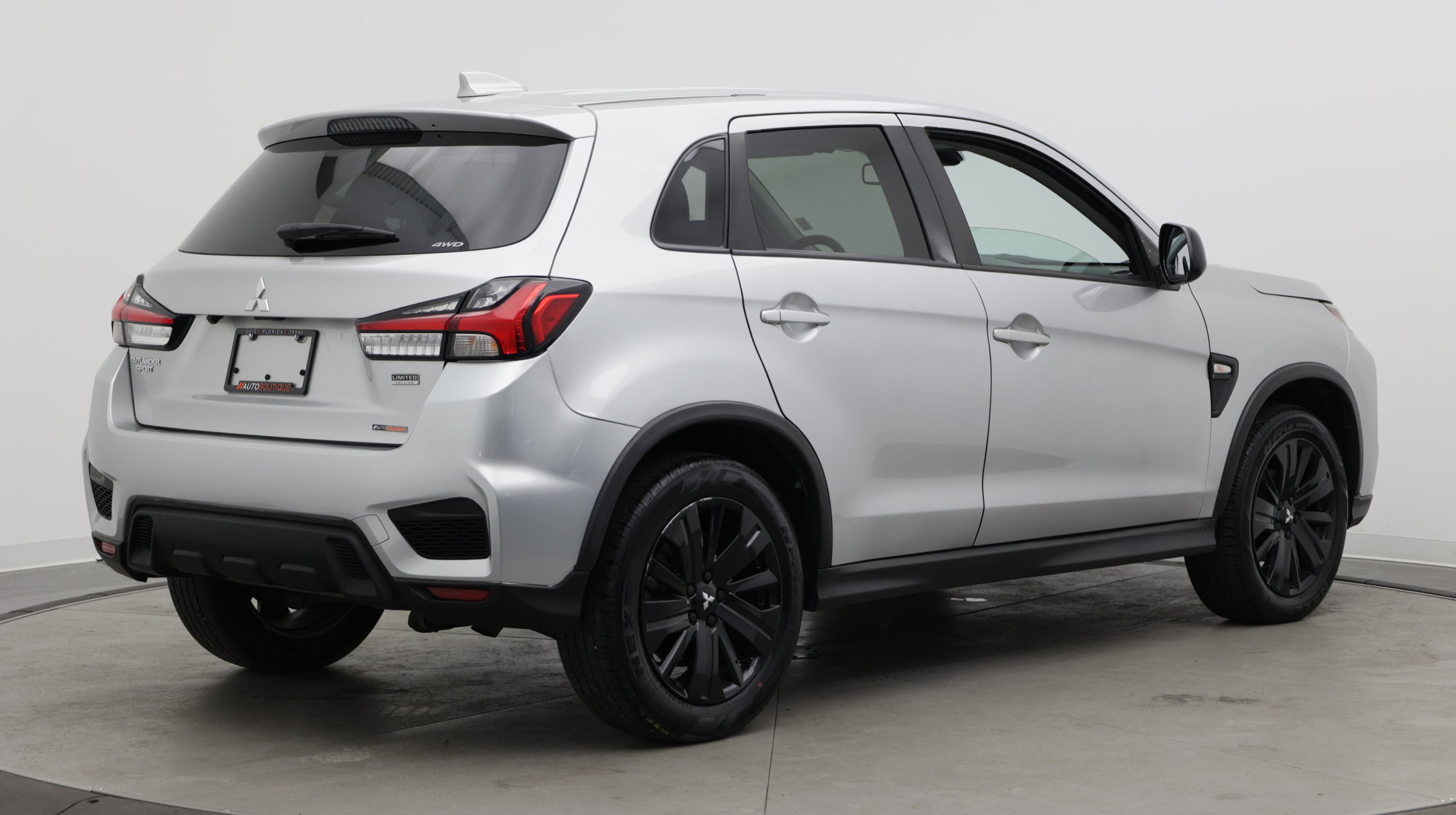Used 2024 Mitsubishi Outlander Sport LE AWD/4WD image 10