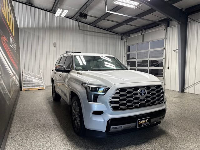 Used 2023 Toyota Sequoia Capstone AWD/4WD image 19