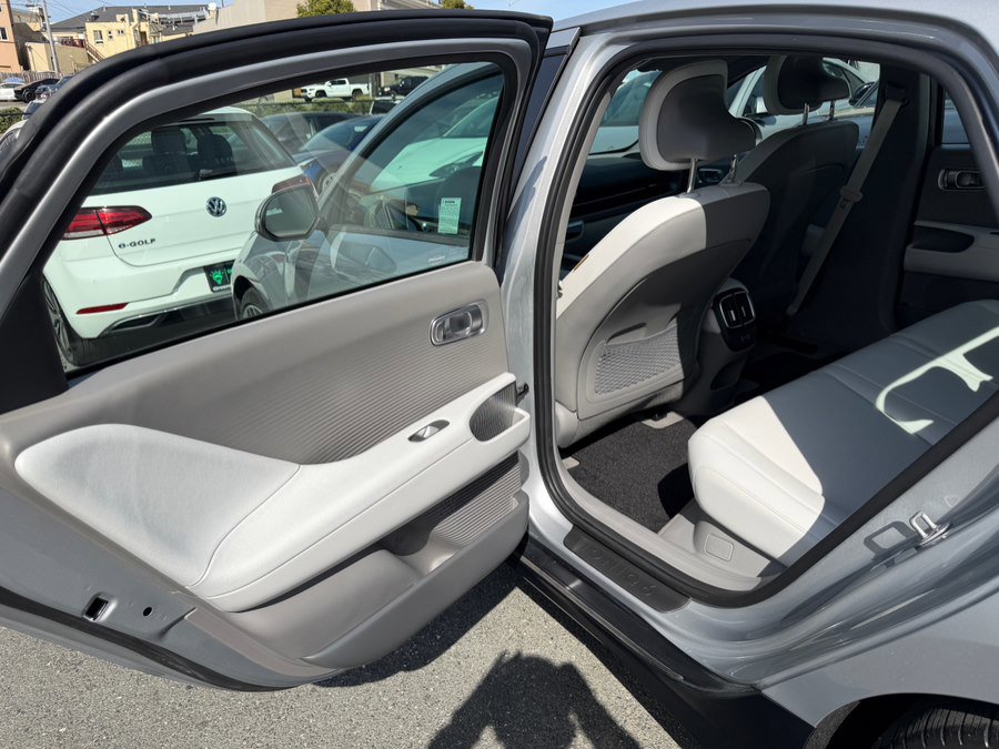 Used 2023 Hyundai Ioniq 6 SEL image 44