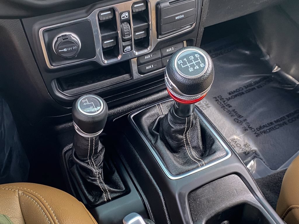 Used 2020 Jeep Wrangler Unlimited Sahara AWD/4WD image 22