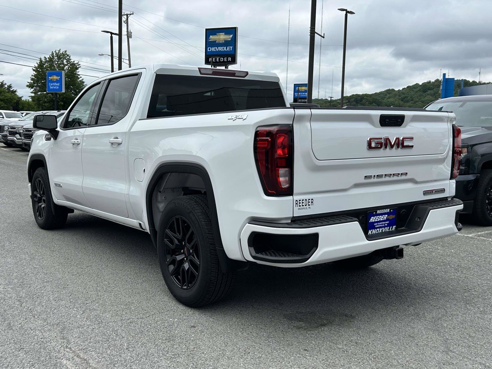 Used 2023 GMC Sierra 1500 Elevation AWD/4WD image 5