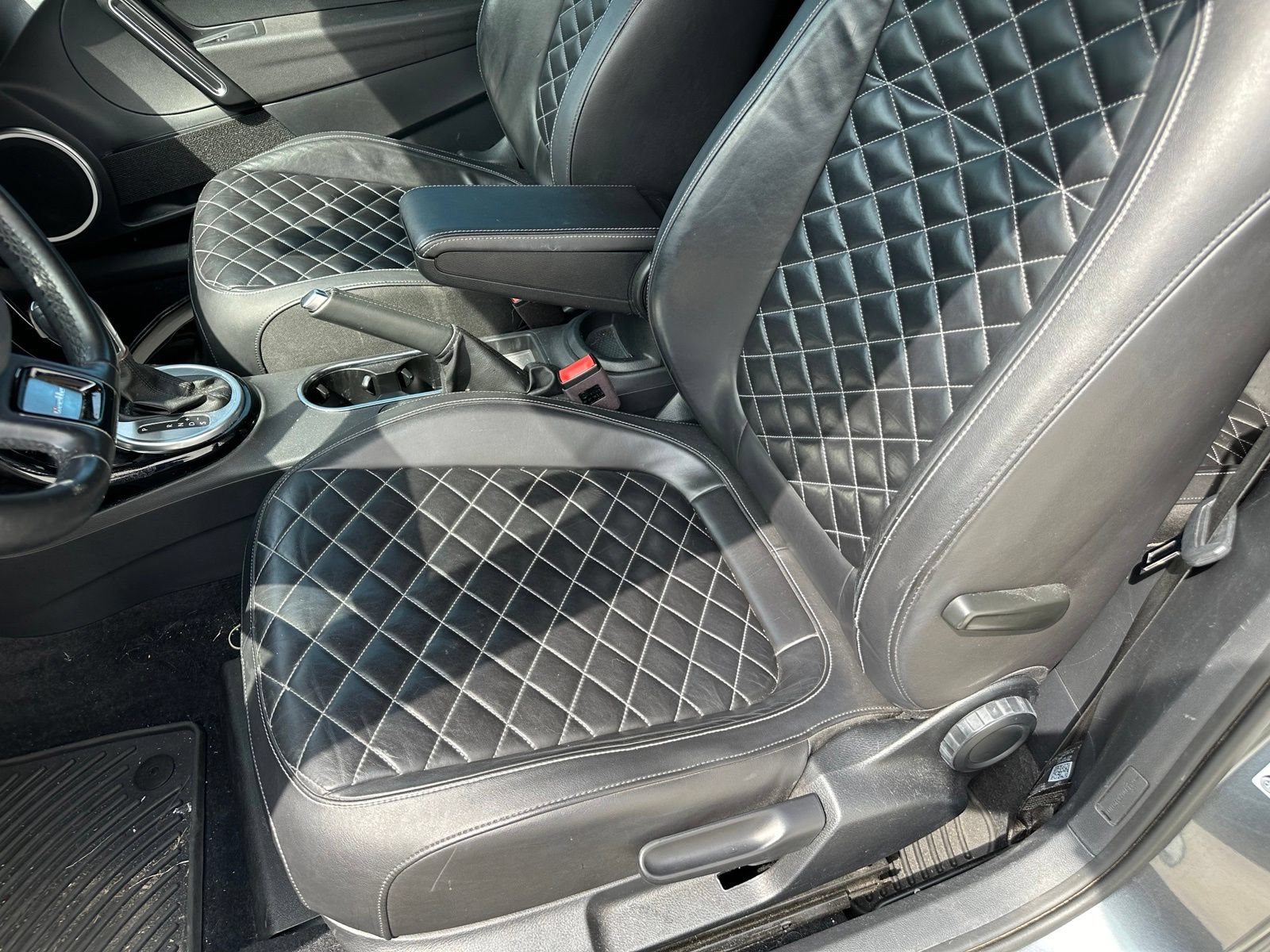 Used 2019 Volkswagen Beetle 2.0T Final Edition SEL FWD image 15