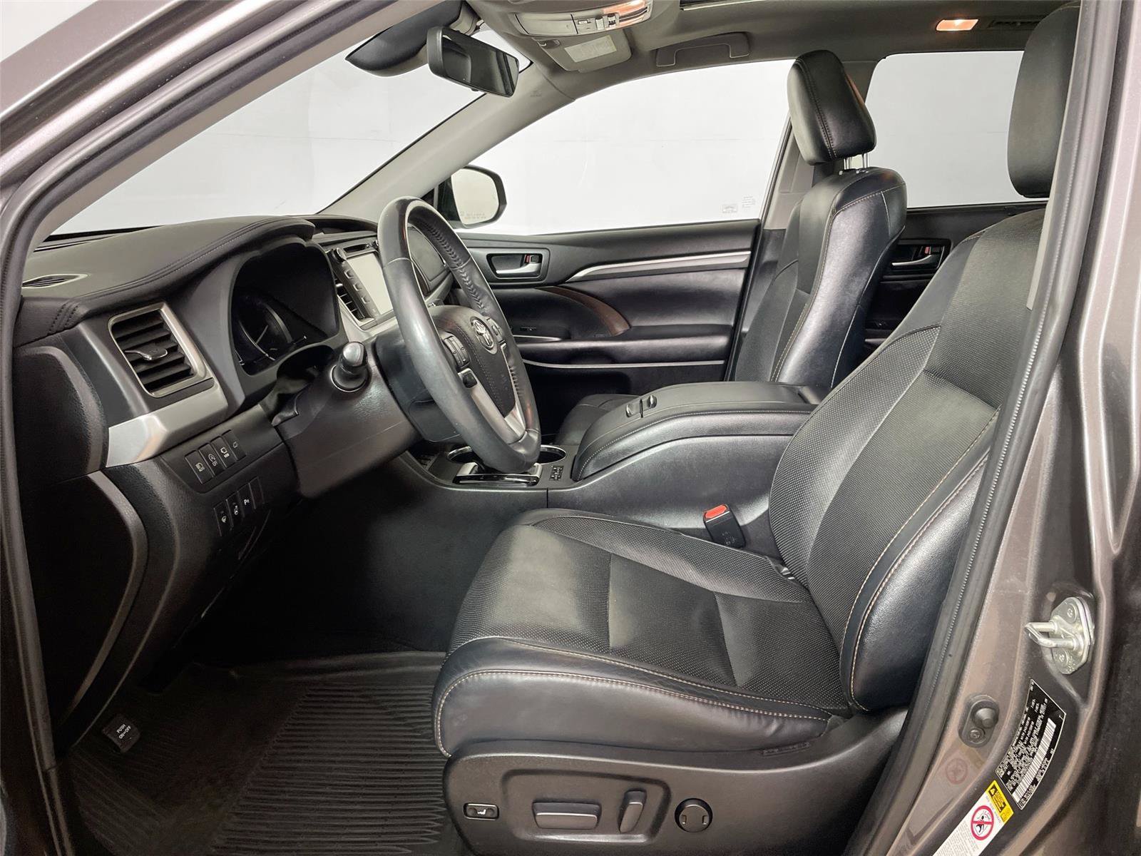 Used 2019 Toyota Highlander Limited Platinum AWD/4WD image 5