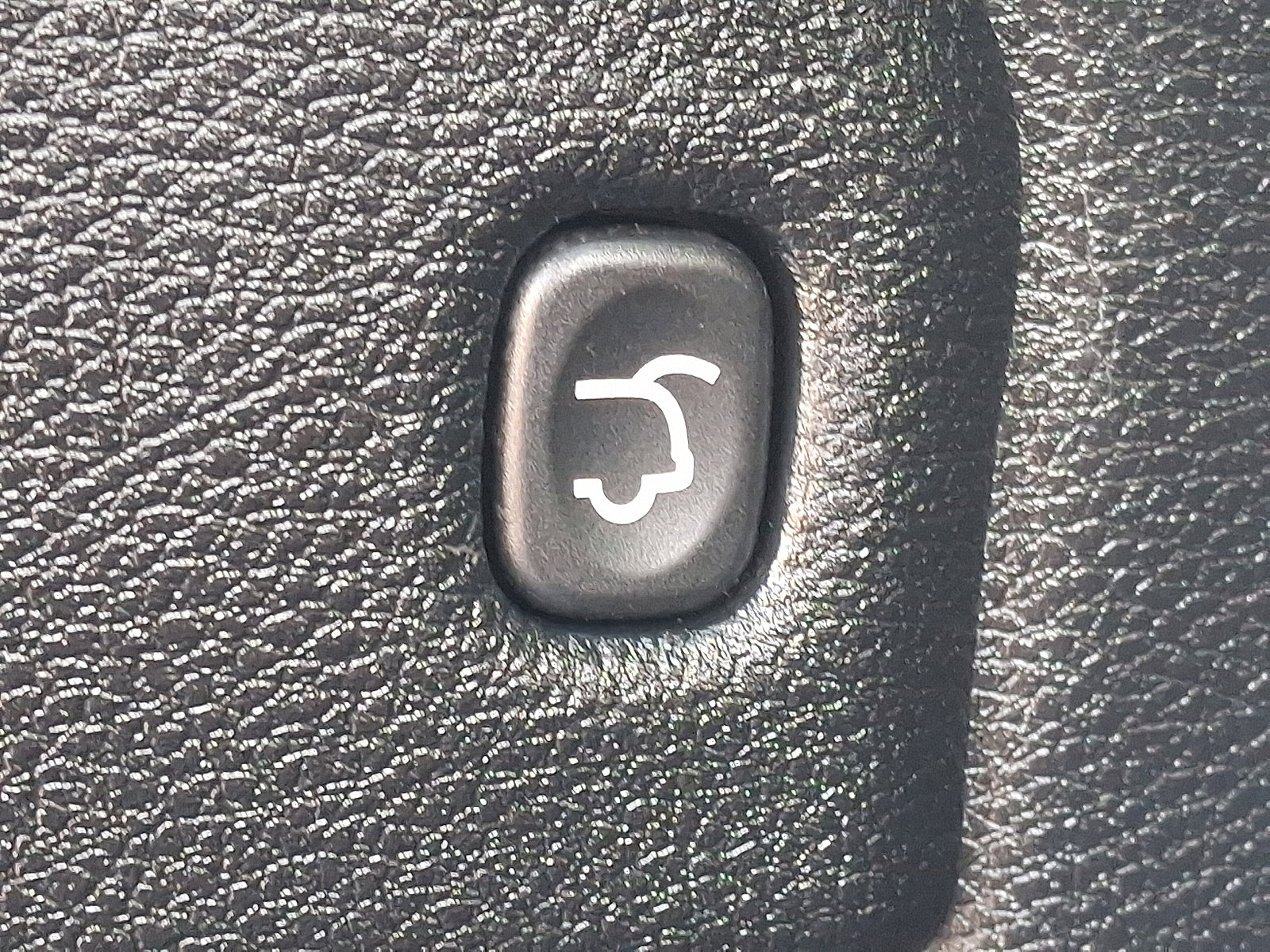 Used 2019 Jeep Grand Cherokee Altitude image 28