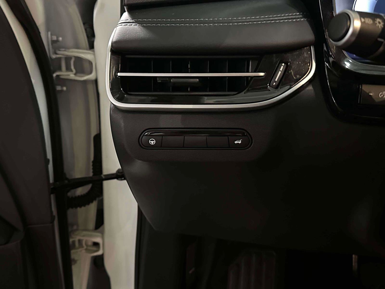 Used 2024 INFINITI QX60 Luxe image 22