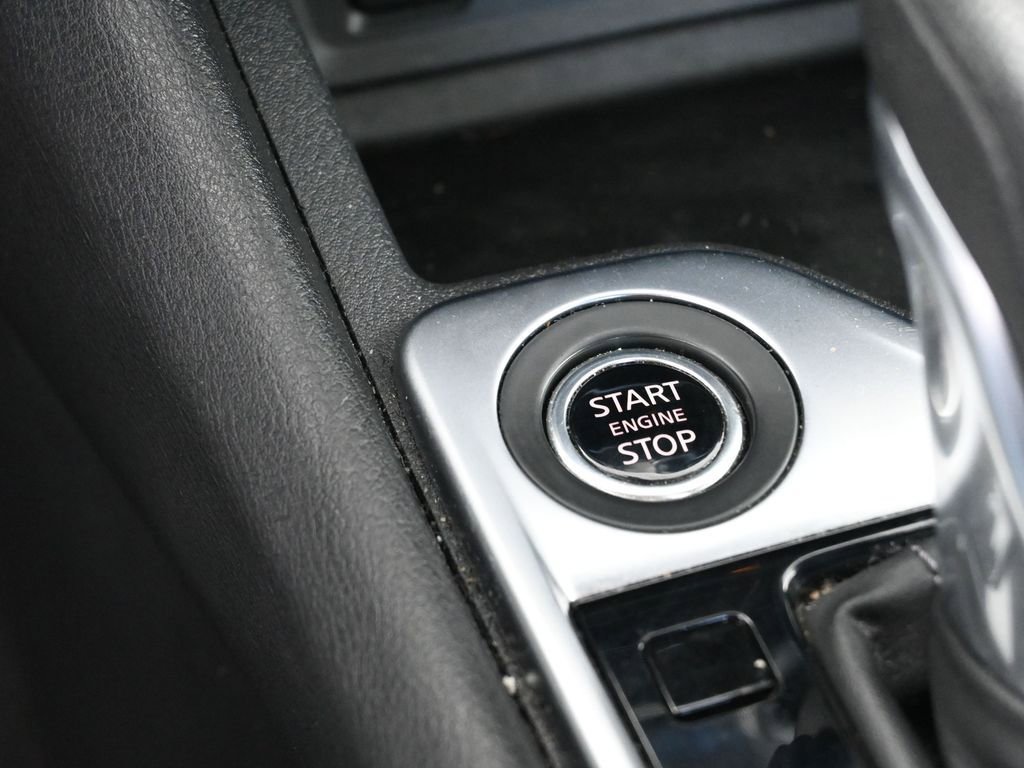 Used 2024 Nissan Sentra SV FWD image 25