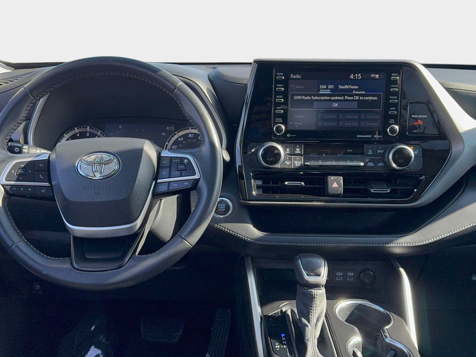 Used 2022 Toyota Highlander XLE image 11