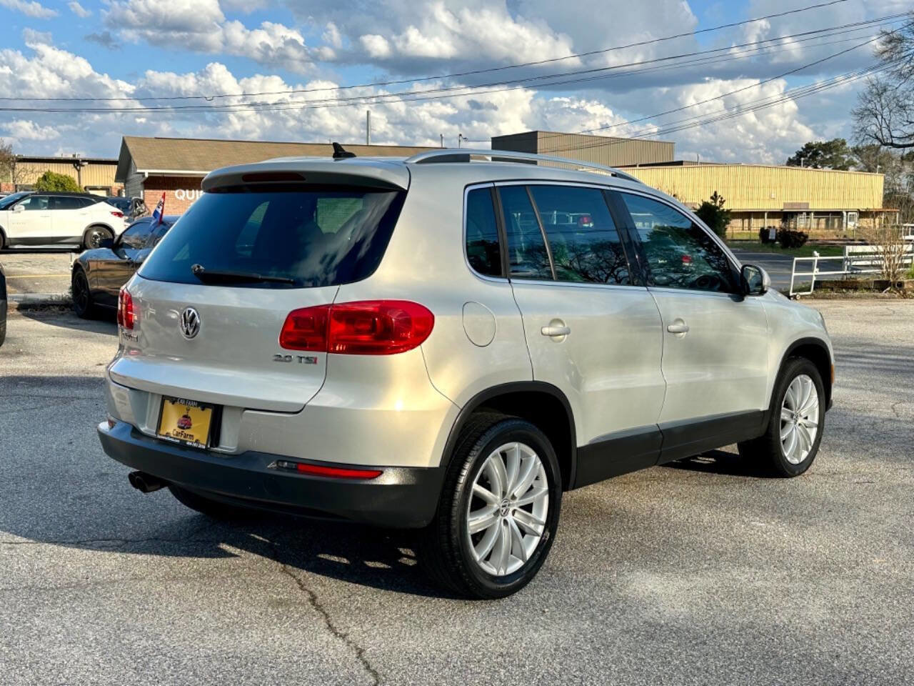 Used 2013 Volkswagen Tiguan SE image 7