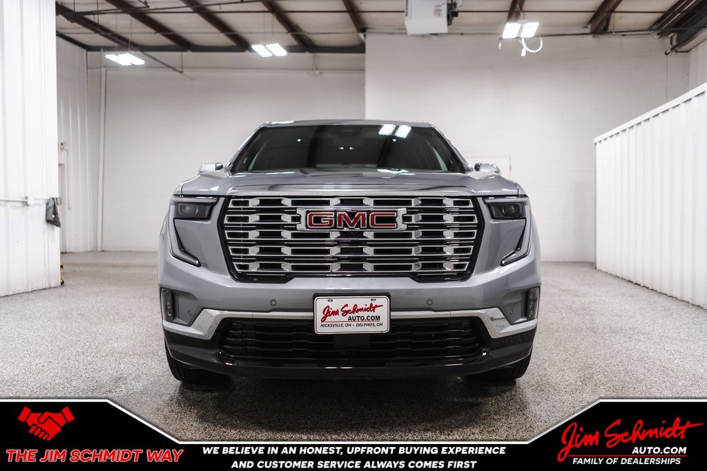 Used 2024 GMC Acadia Denali image 2
