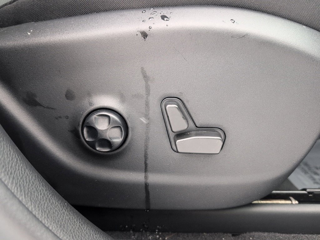 Used 2021 Jeep Cherokee Limited image 14