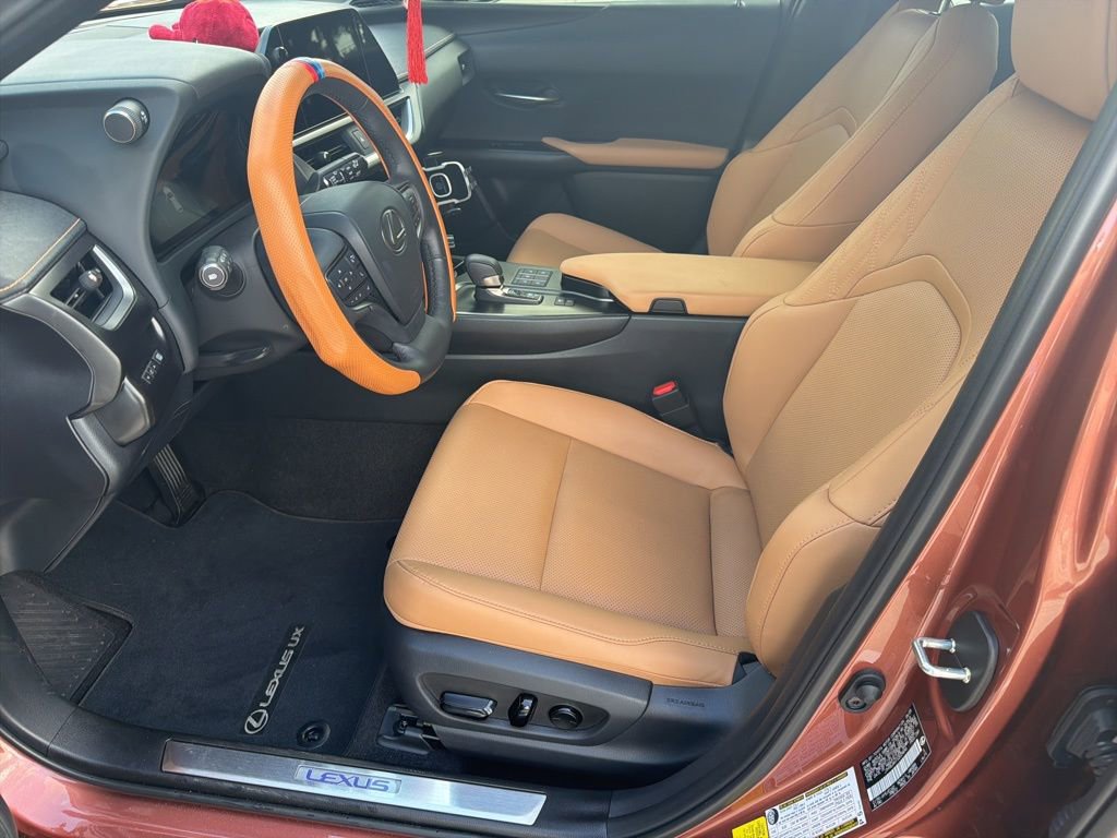 Used 2025 Lexus UX 300h UX 300h Premium w/ Accessory Package (Z2) image 2