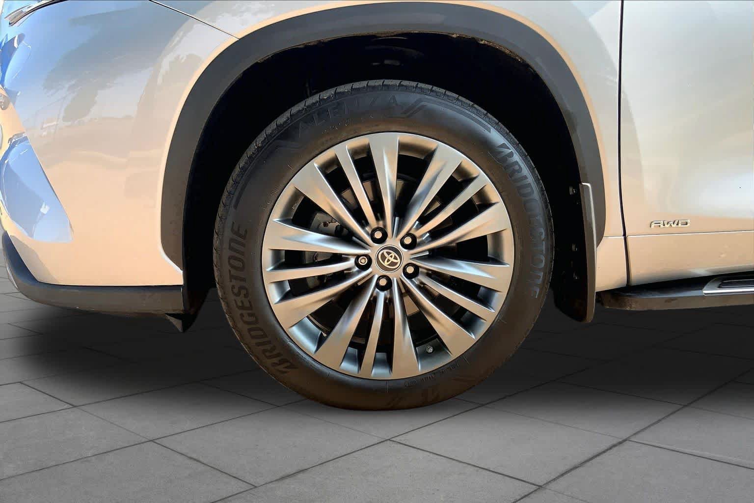 Used 2020 Toyota Highlander Platinum AWD/4WD image 27