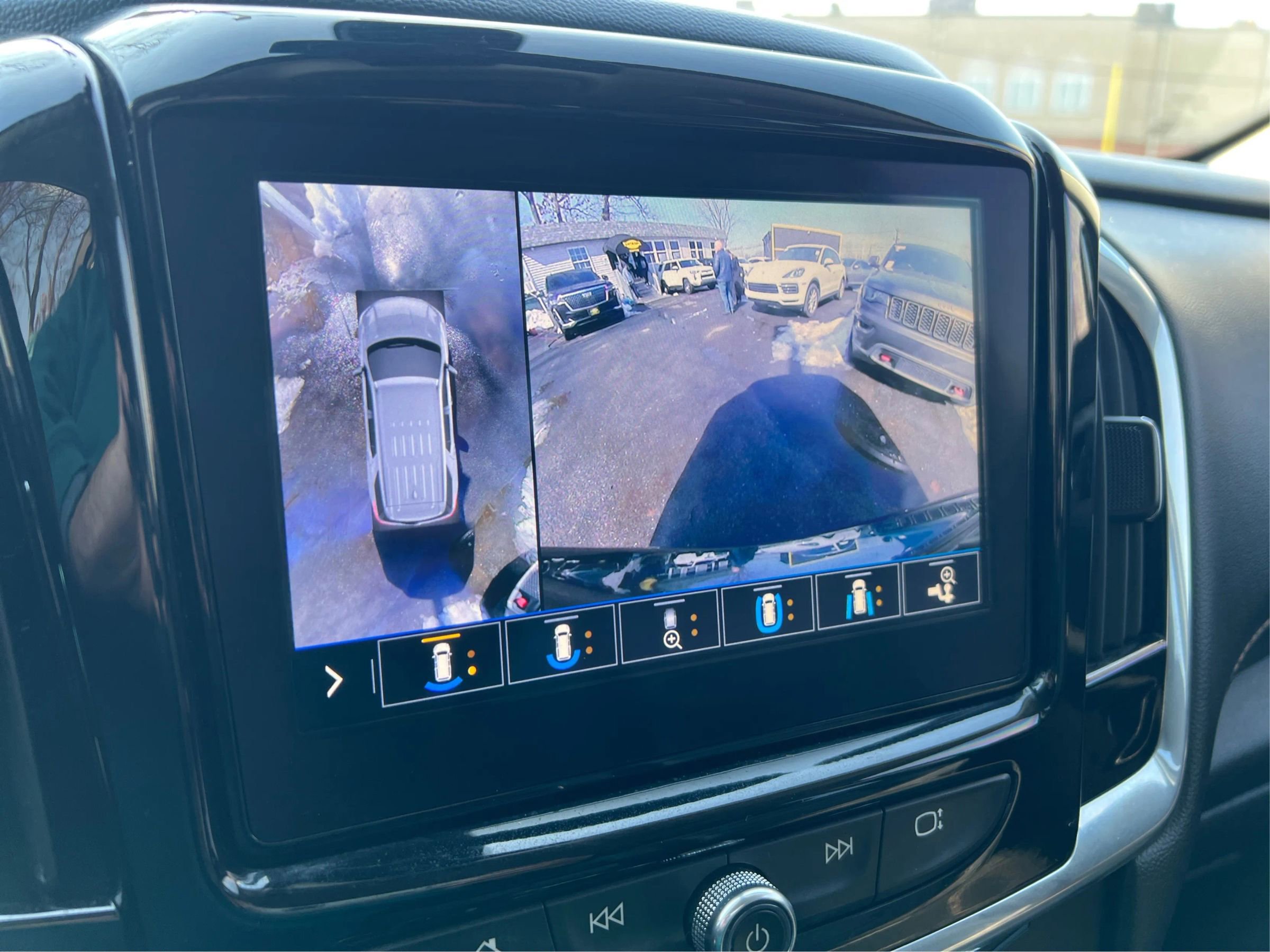 Used 2020 Chevrolet Traverse RS AWD/4WD image 29