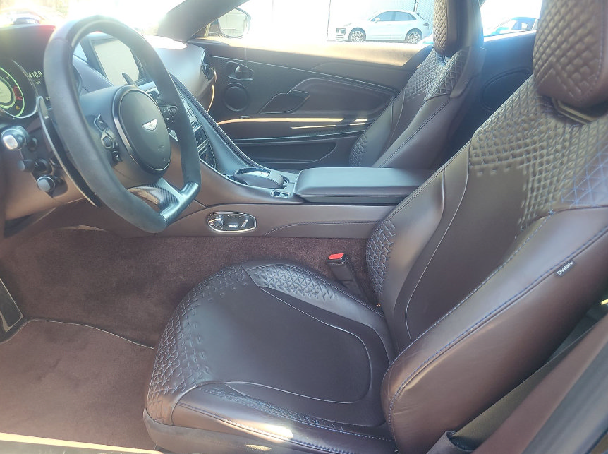 Used 2021 Aston Martin DB11 AMR RWD image 3