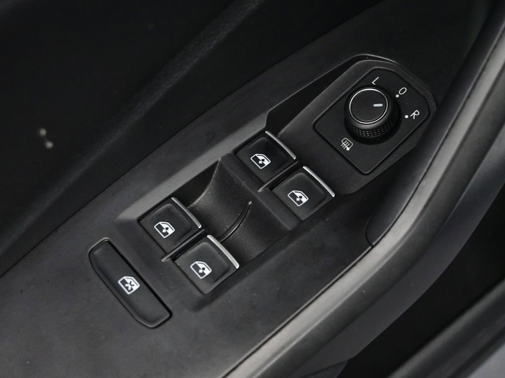 Used 2022 Volkswagen Jetta SE image 15