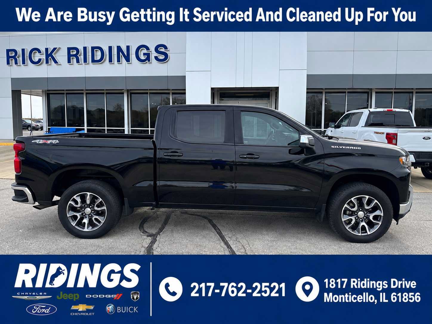 Used 2022 Chevrolet Silverado 1500 LT AWD/4WD image 1