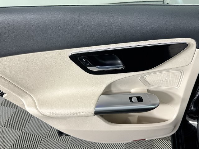 Used 2025 Mercedes-Benz C 300 Sedan image 22