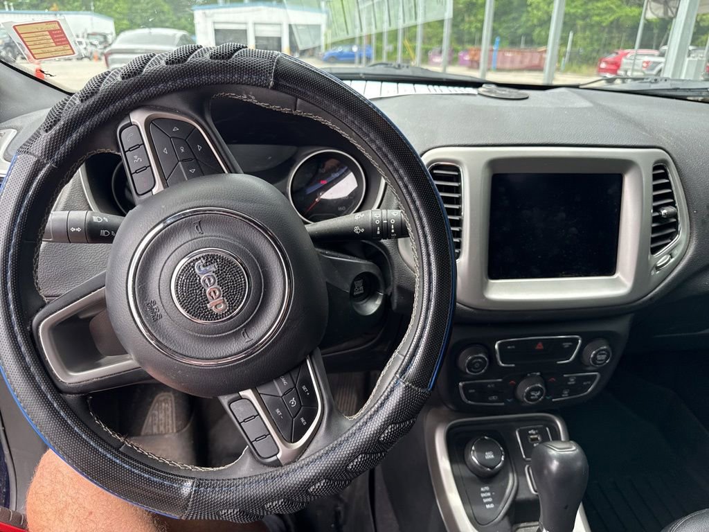 Used 2021 Jeep Compass Latitude AWD/4WD image 5