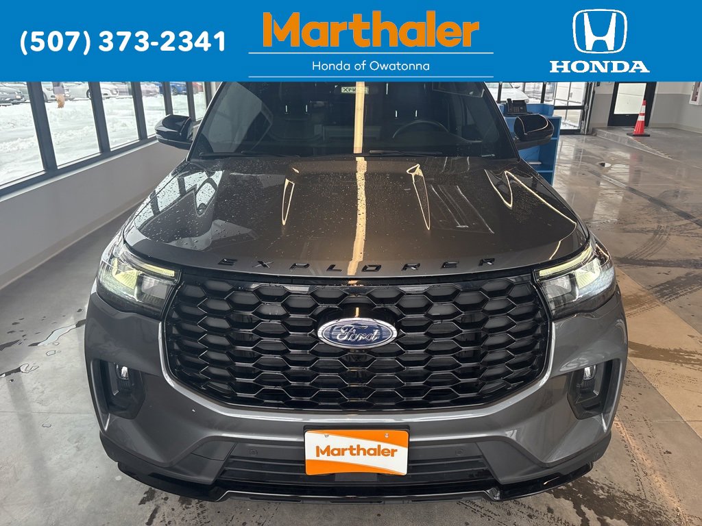 Used 2025 Ford Explorer ST-Line image 7