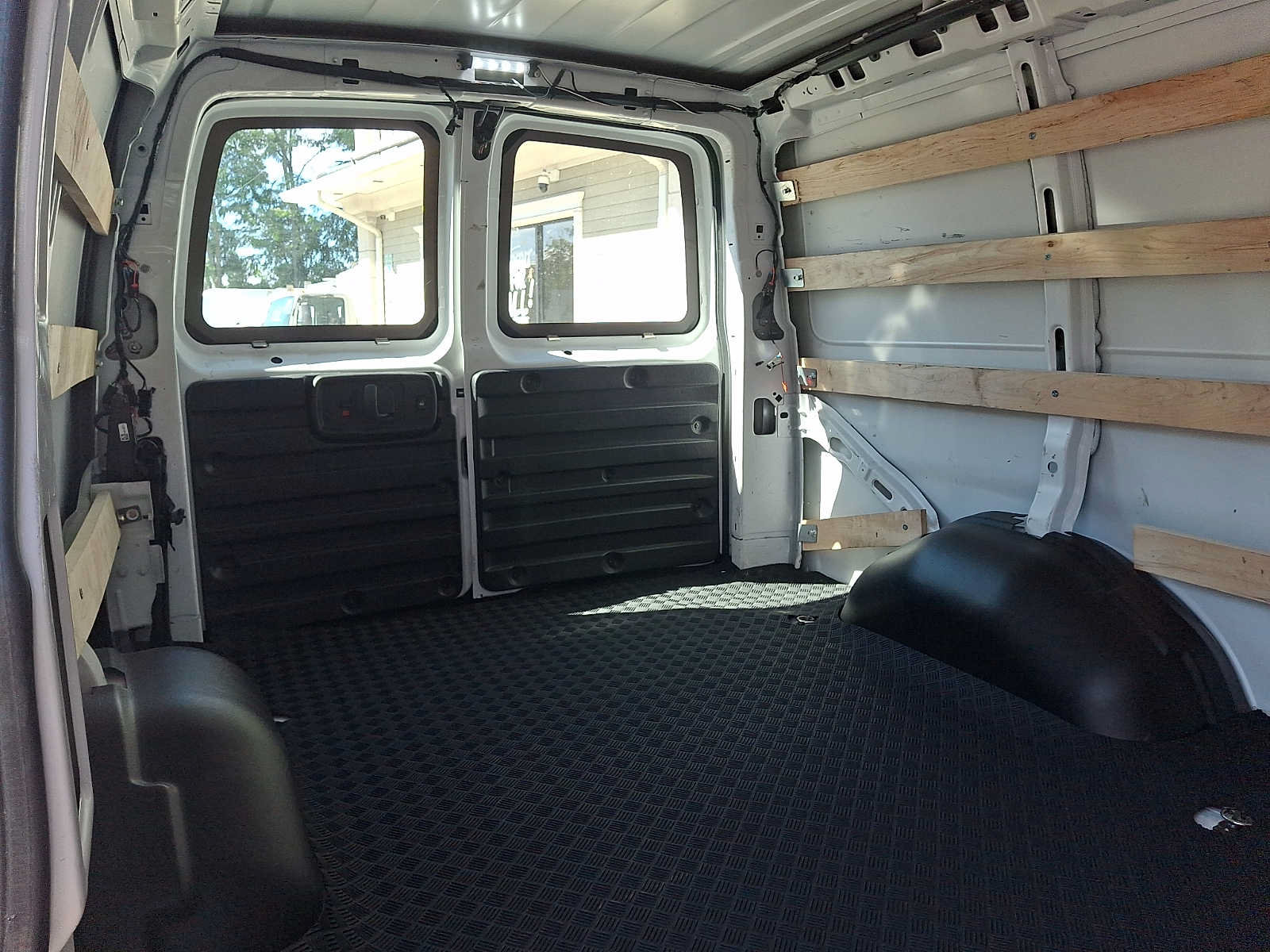 Used 2025 Chevrolet Express 2500 w/ Driver Convenience Package RWD image 11