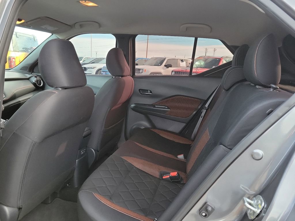 Used 2020 Nissan Kicks SR image 9