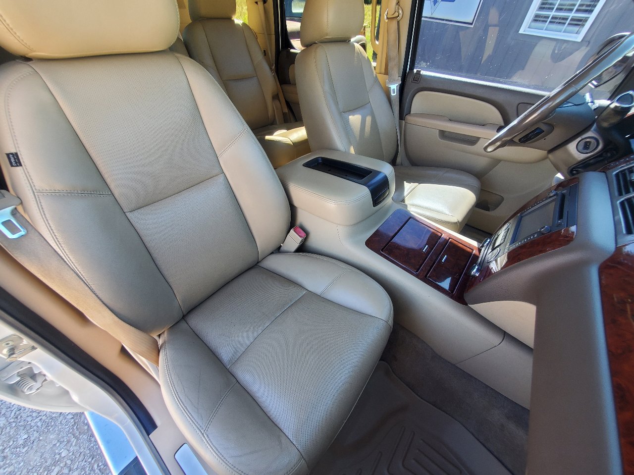 Used 2013 Chevrolet Tahoe LTZ image 32