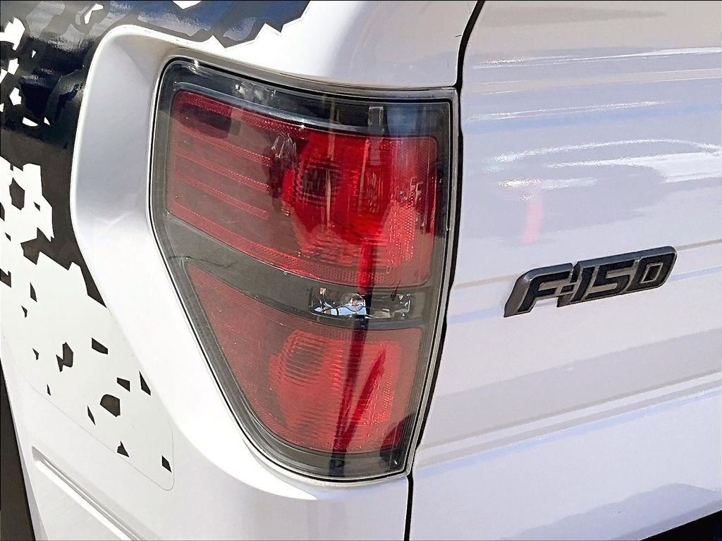 Used 2011 Ford F150 Raptor w/ Raptor Luxury Pkg image 29