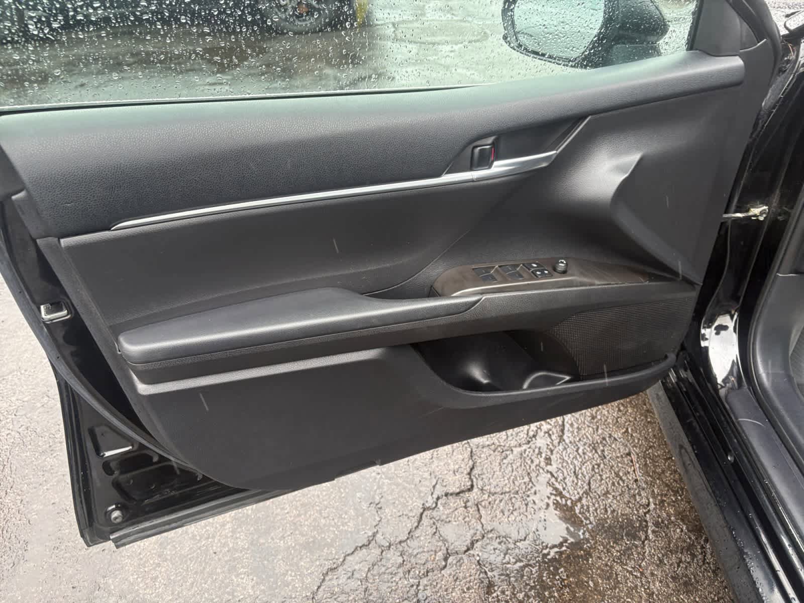 Used 2023 Toyota Camry LE FWD image 9