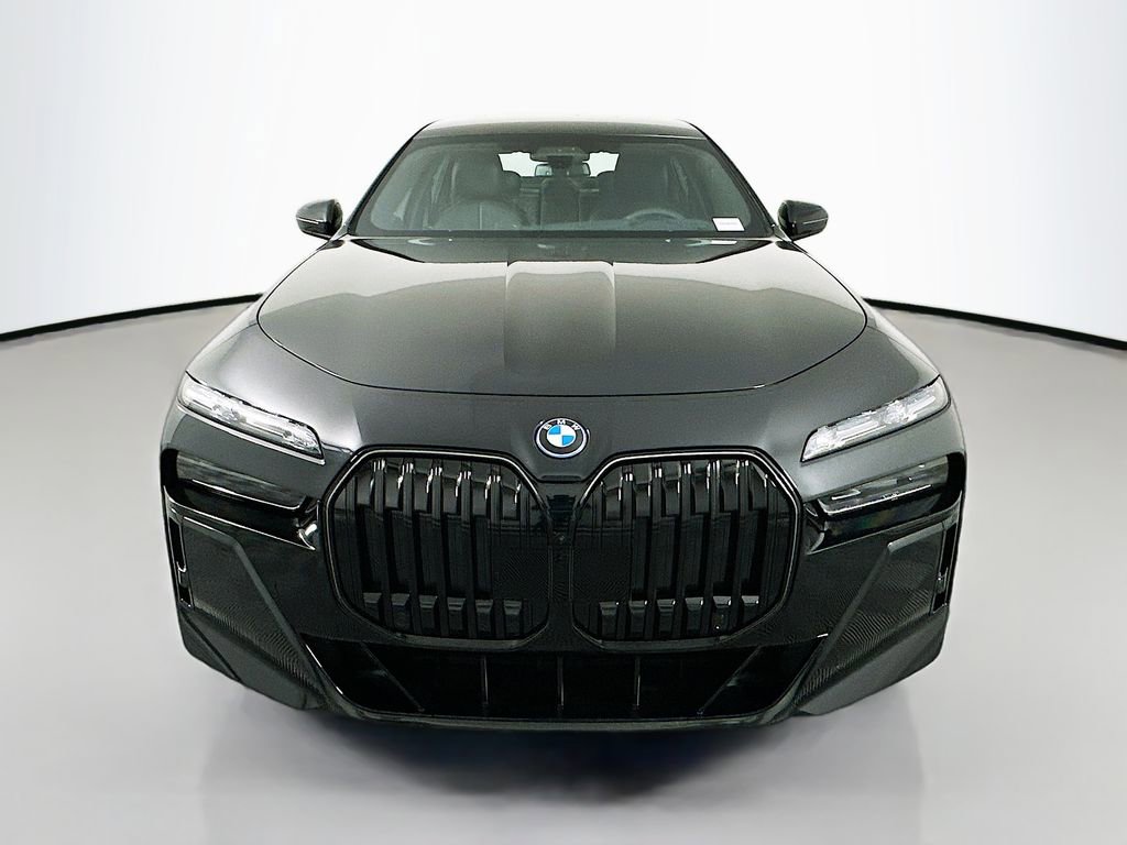 New 2026 BMW 750e xDrive w/ Executive Package image 2