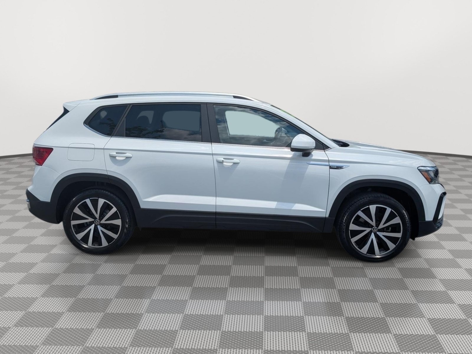 Used 2022 Volkswagen Taos SE AWD/4WD image 6